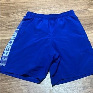 Men’s under armour workout shorts sz medium